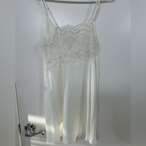 Bridal Getting Ready Robe Set - Picture 2 of 4